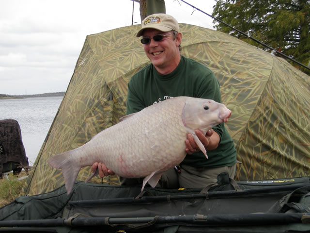 Keith Thompson with a 33.4 lb smallmouth buffalo caught during Session 7 of the Wild Carp Club of Austin, TX